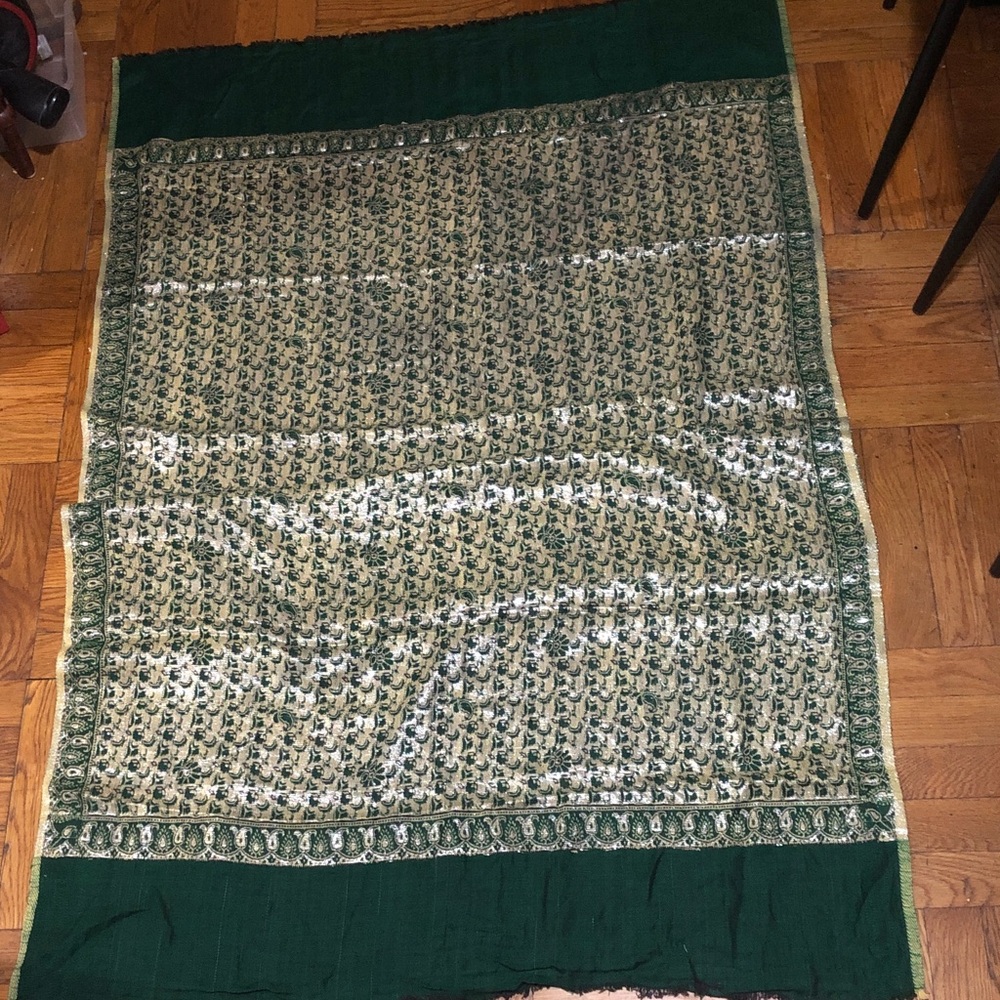 Green and yellow Patterned Table clothes,good condition, open to offers!